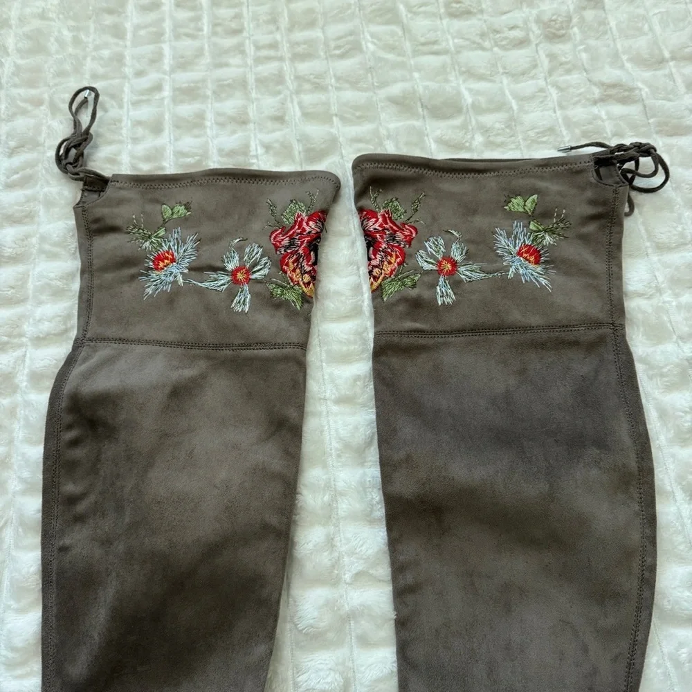 Zigi Soho 9 Bryna Faux Suede Over the‎ Knee Floral Embroidered Heel Boots Boho